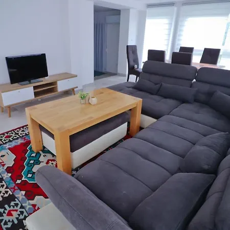 Ema - Overlook Bosnia Apartamento *